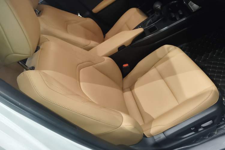 Used Lexus UX 2022 260h Explore-Edition Right Front Seat