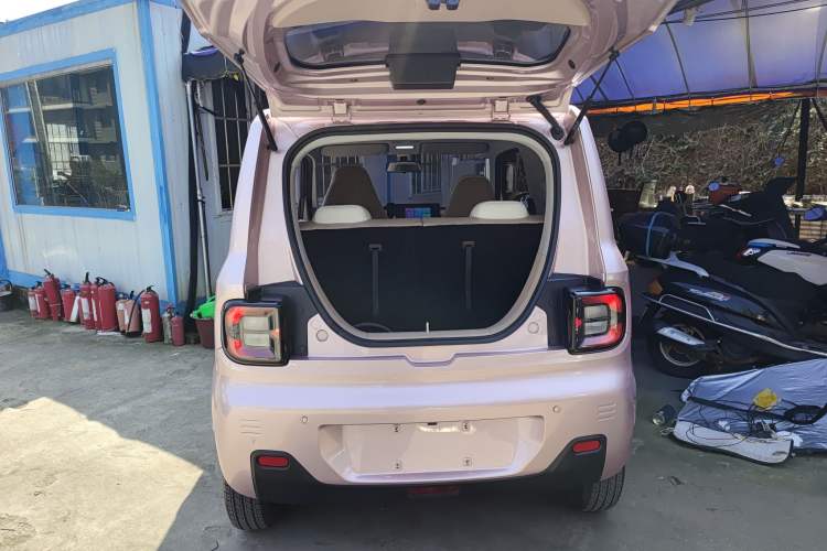 Used Geely Galaxy Panda 2023 Panda Mini 200km Endurance Bear
