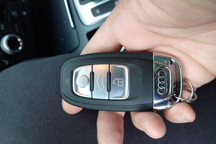 Used Audi Q5 2017 Plus 40 TFSI Technology Model Vehicle Key