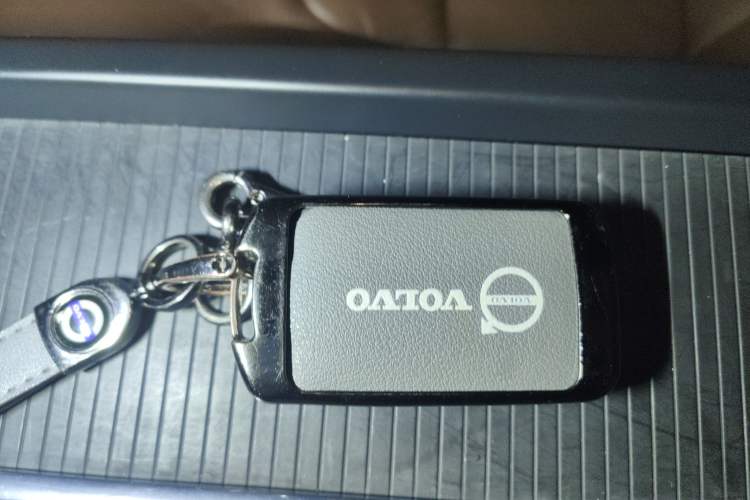 Used Volvo XC60 2022 B5 4x4 Zhiyi Luxury Edition