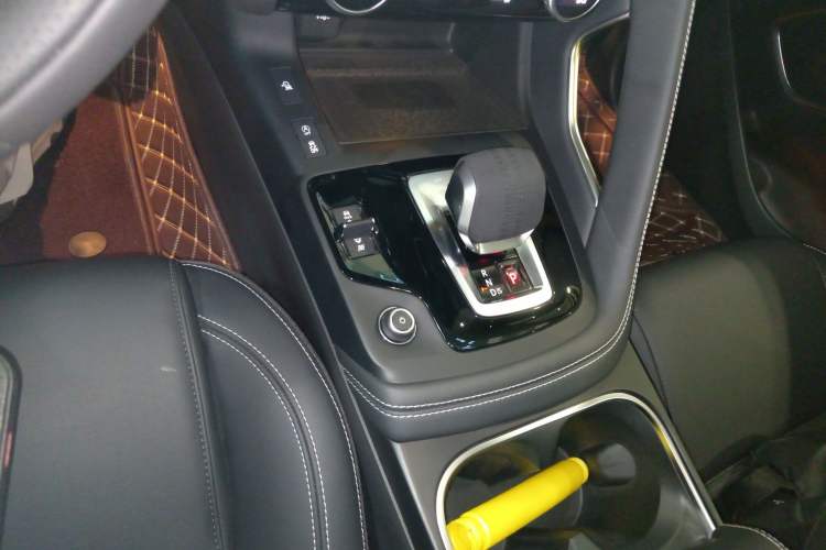 Used Jaguar E-PACE 2024 YAO Black Sport Edition R-DYNAMIC SE BLACK