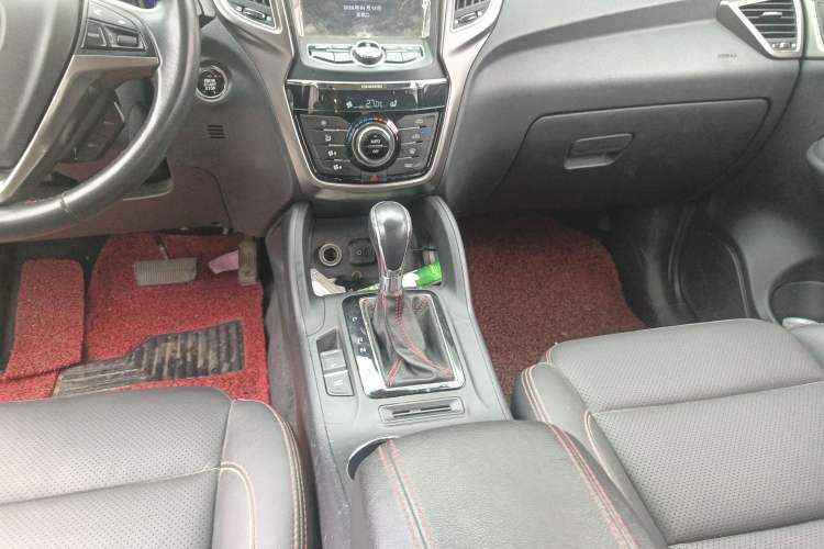 Used CHANGAN CS75 2014 1.8T Automatic Elite Model China IV Standard Gear Lever