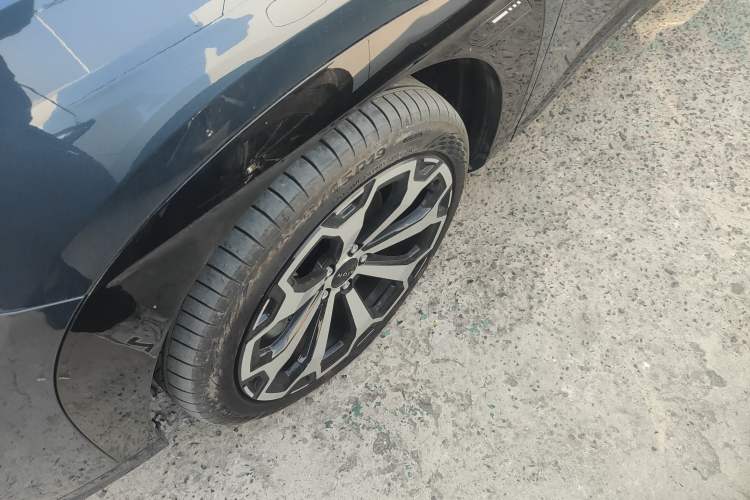 Used AION V 2024 Aion Tyrannosaurus 650 Smart Premium Edition