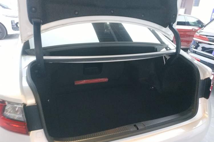 Used Lexus ES 2015 200 Elite Edition Trunk