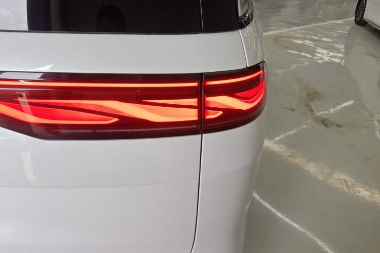 Used BYD Xia 2025 DM-i 1.5T 100km Supreme Edition Right Rear Taillight