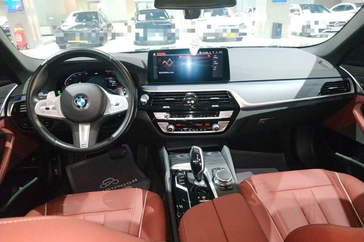 Used BMW 5 Series 2022 Second Facelift 530Li Leading Edition M Sport Package Center Console