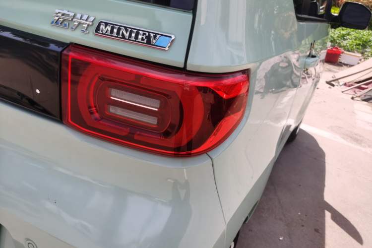 Used Wuling Hongguang MINIEV 2021 Macaron Premium Model – Lithium Iron Phosphate
