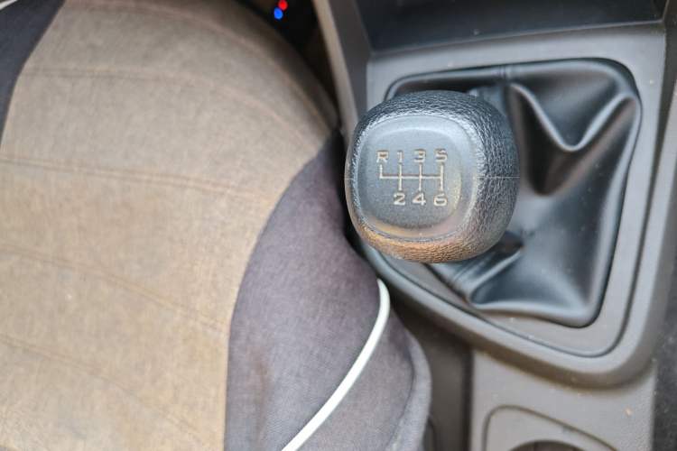 Used Wuling Hongguang V 2022 1.5L Jingqu Version Hydraulic Power Steering LAR
