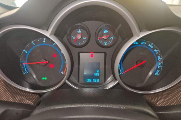 Used Chevrolet Cruze 2013 Hatchback 1.6L Manual Luxury Model
