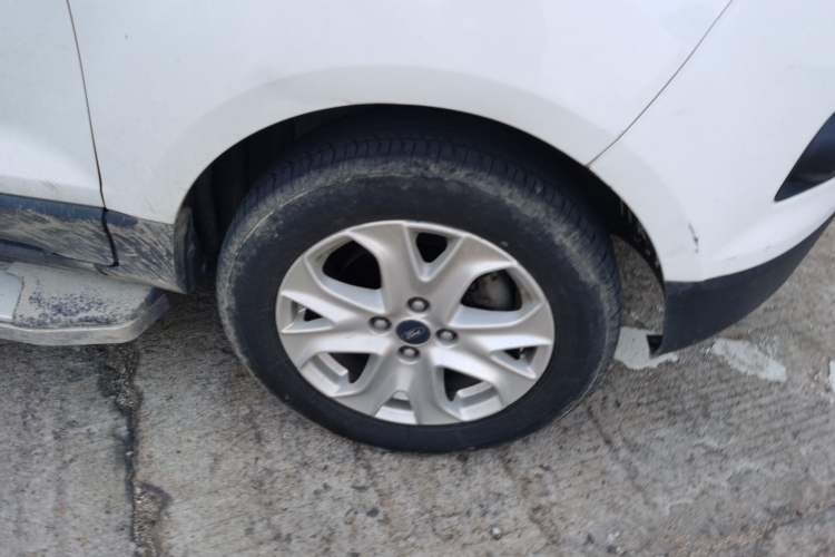 Used Ford EcoSport 2013 1.5L Automatic Fashion Model Right Front Wheel Hub