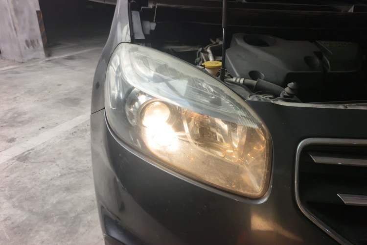 Used Renault Koleos 2013 2.5L Two-Wheel Drive Comfort Edition

