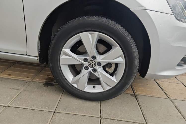 Used Volkswagen Bora 2015 Value Edition 1.6L Manual Fashionable Style
