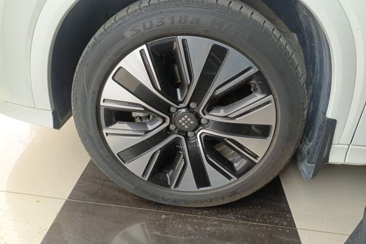 Used Landian E5 PLUS 2025 165 km Long-Range Version PLUS 7-Seater
