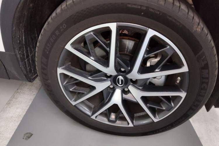 Used GAC Trumpchi GS8 2025 Linghang Series 2.0 TGDI Two-Wheel-Drive Luxury Edition 5 Seats Right Front Wheel Hub