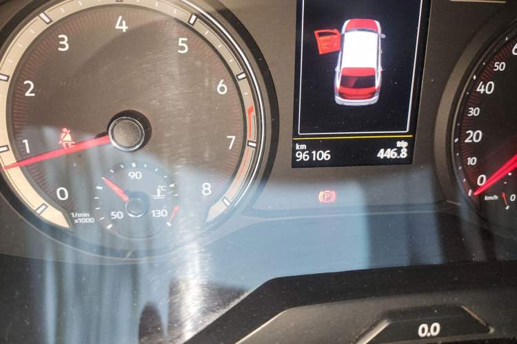 Used Volkswagen Tayron 2019 330TSI Two-Wheel-Drive Luxury Version China V Emission Standard Odometer Close Up