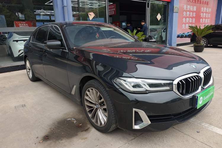 Used BMW 5 Series 2021 525Li Luxury Package Front Right 45 Deg