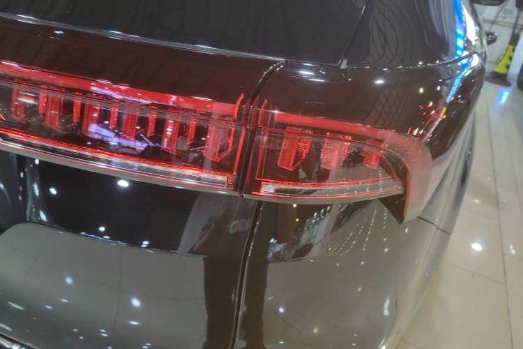 Used JETOUR X70 PLUS 2023 1.5T DCT Brave PLUS 5-Seater
