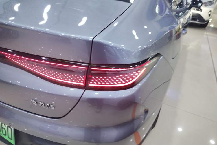 Used BYD Seal 05 DM-i 2025 DM-i Smart Drive 55KM Luxury Model Right Rear Taillight