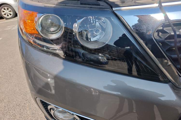 Used Kia Sorento 2012 2.4L Gasoline Luxury Edition
