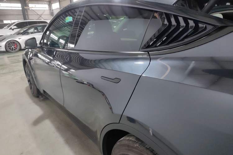 Used Tesla Model Y 2024 Long-Range All-Wheel-Drive Version