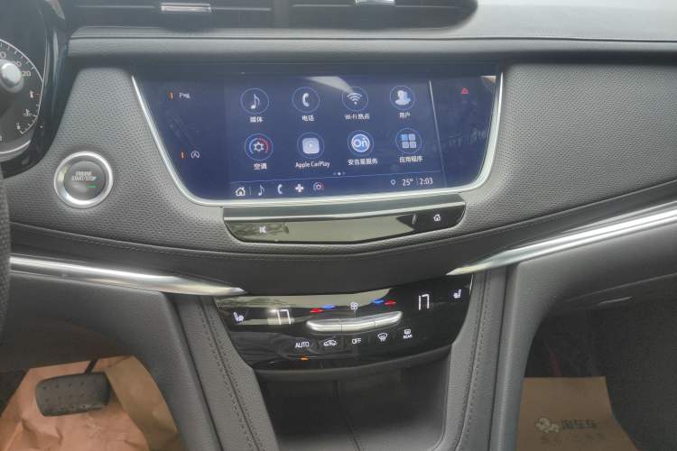 Used Cadillac XT5 2022 2.0T Two-Wheel Drive Luxury Version Audio And AC Panel