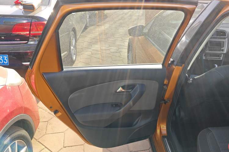 Used Volkswagen Polo 2014 1.6L Cross Polo Automatic