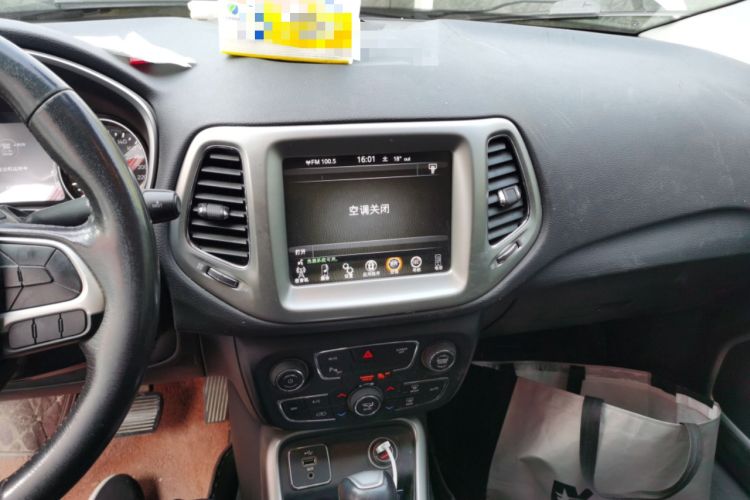 Used Jeep Compass 2017 200T Automatic Family Edition Audio And AC Panel