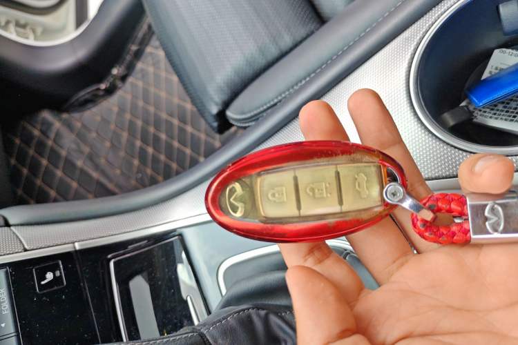 Used Infiniti Q50L 2018 2.0T Elite Sport Version China VI Standard Vehicle Key