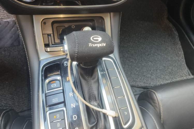 Used GAC Trumpchi GA8 2017 320T Luxury Edition Gear Lever