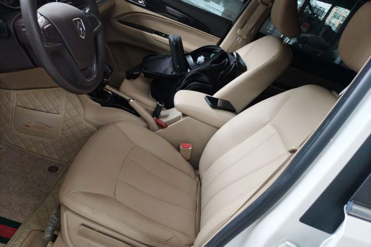 Used Baojun 730 2016 1.5L Manual Comfort Version 7 Seats China V Emission Standard Left Front Seat