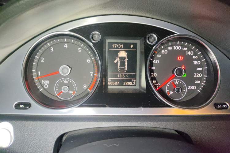 Used Volkswagen FAW-Volkswagen CC 2011 1.8TSI Luxury Model Instrument Cluster