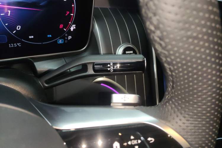 Used Mercedes-Benz GLC 2025 GLC 300 L 4MATIC Luxury Model 5 Seats