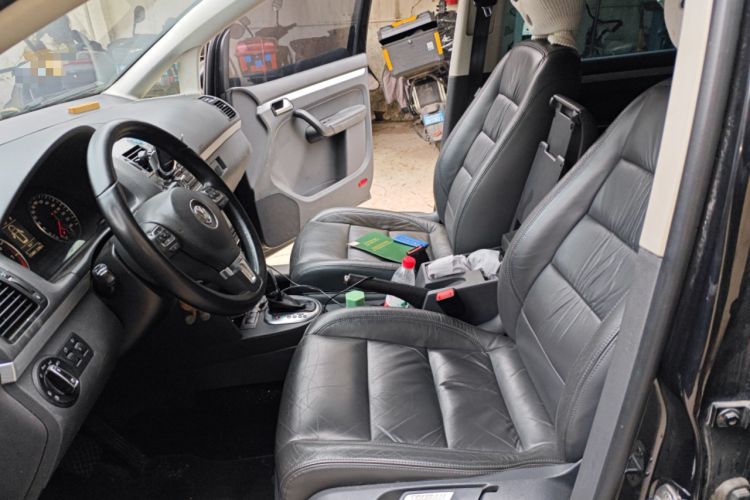 Used Volkswagen Touran 2013 1.4T DSG Smart Edition 5-seater Left Front Seat