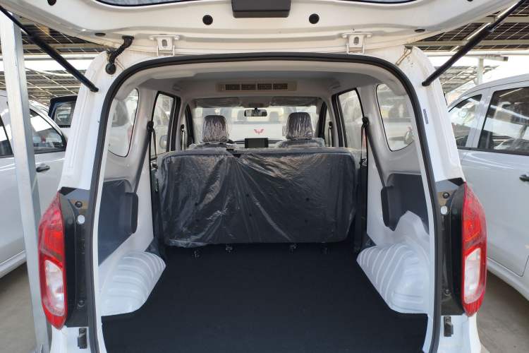 Used Wuling Hongguang New Energy 2024 All-Electric Model 300KM Standard Version
