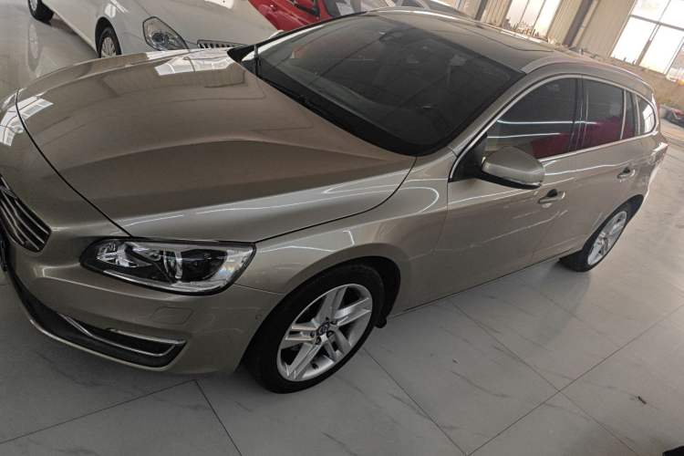 Used Volvo V60 2015 T5 Zhiya Edition