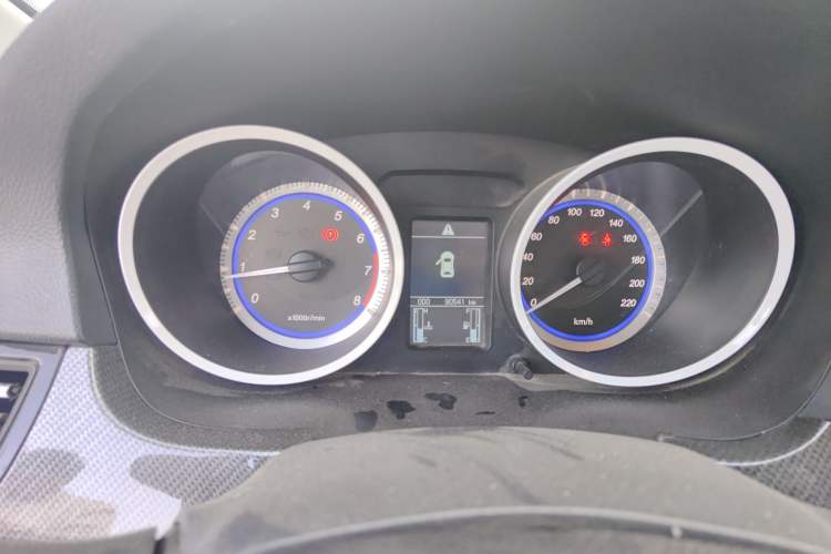 Used Soueast V5 Lingzhi 2014 1.5T Manual Qukong Version