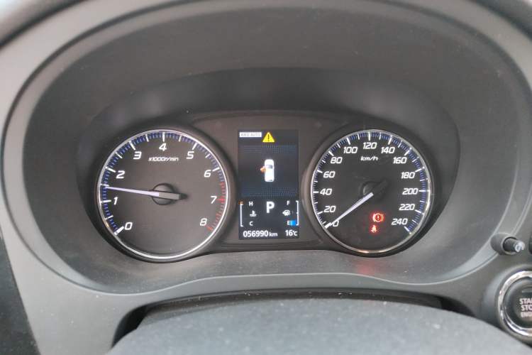 Used Mitsubishi Outlander 2019 2.4L 4x4 Zhi Xiang Edition 5 Seats China VI Standard