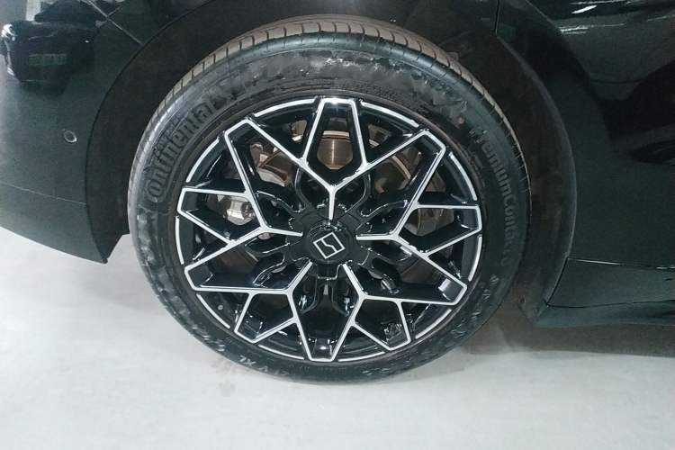 Used Zeekr 001 2025 WE Edition 95 kWh All-Wheel Drive
