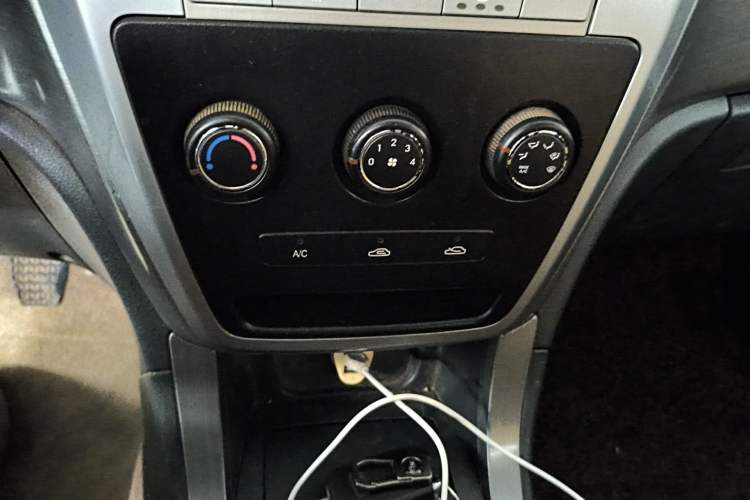 Used Geely Auto SX7 2013 1.8L Manual Entry-Level Model