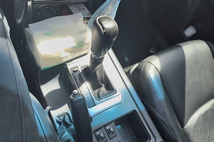 Used Toyota Prado 2016 2.7L Automatic Standard Edition Gear Lever