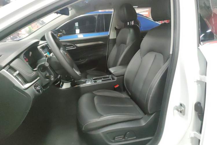 Used Roewe i6 2019 PLUS 1.6L CVT 4G Connected Flagship Deluxe Edition
