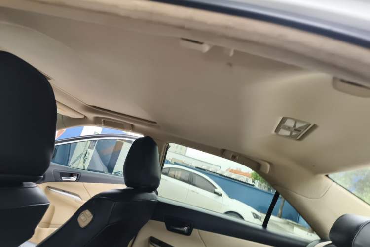 Used Toyota Camry 2015 2.0G Premier Edition Headliner