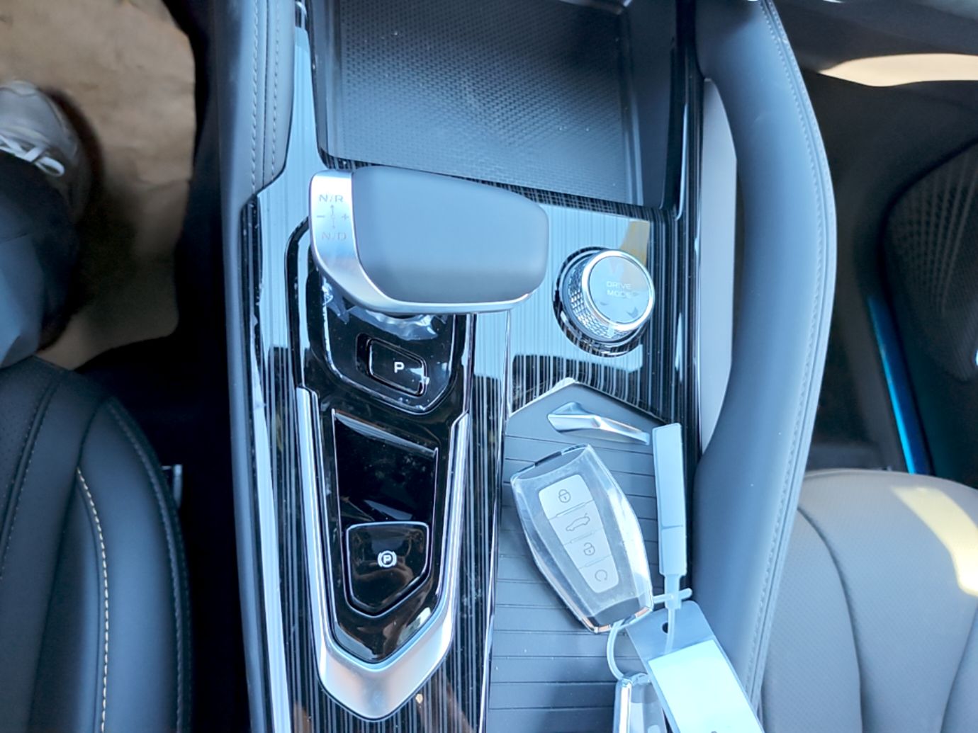 Geely Auto Monjaro L 2024 2.0TD DCT EVO Two-Wheel Drive Long-Range Version — снимка 16