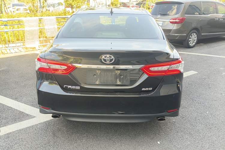 Used Toyota Camry 2021 2.0G Luxury Edition
