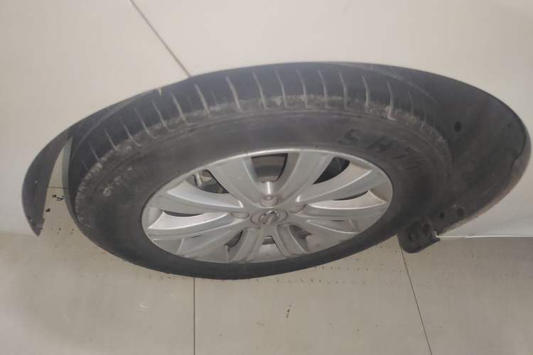 Used GAC Trumpchi M6 2021 270T DCT Luxury Edition (7 Seats) Exterior 4