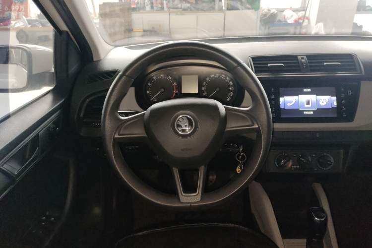 Used Skoda Fabia 2016 1.4L Automatic Car Enjoy Edition