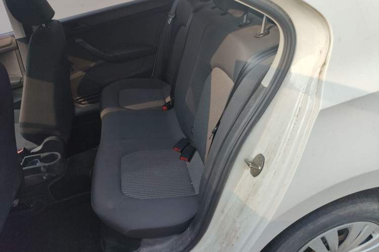 Used Volkswagen Santana 2016 1.6L Manual Fashion Edition
