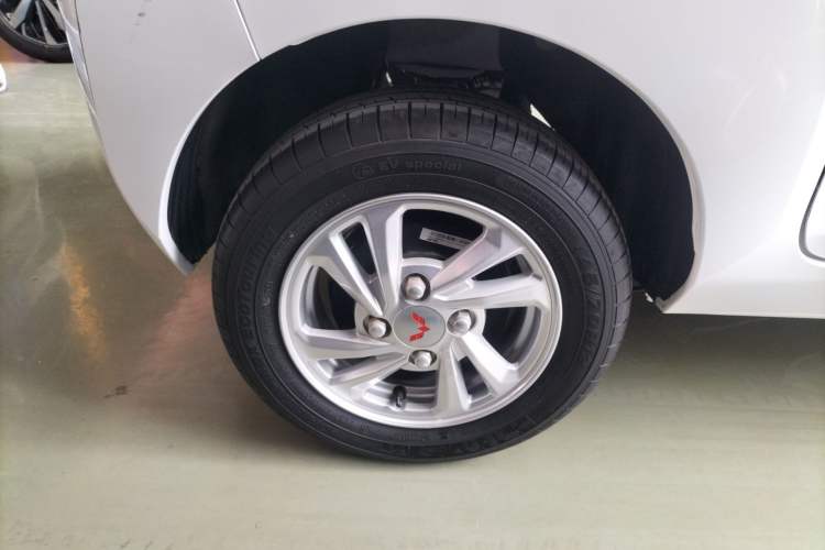 Used Wuling Hongguang MINIEV 2021 Macaron Premium Model – Lithium Iron Phosphate Right Rear Wheel Hub
