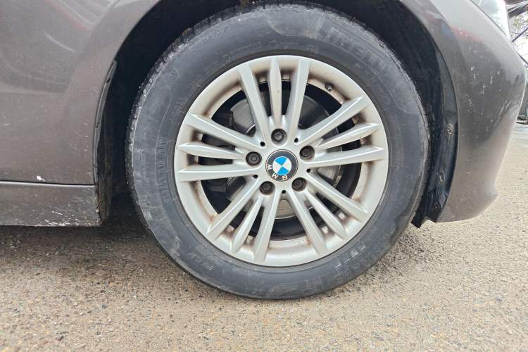 Used BMW 3 Series 2014 320Li Fashion Model Right Front Wheel Hub