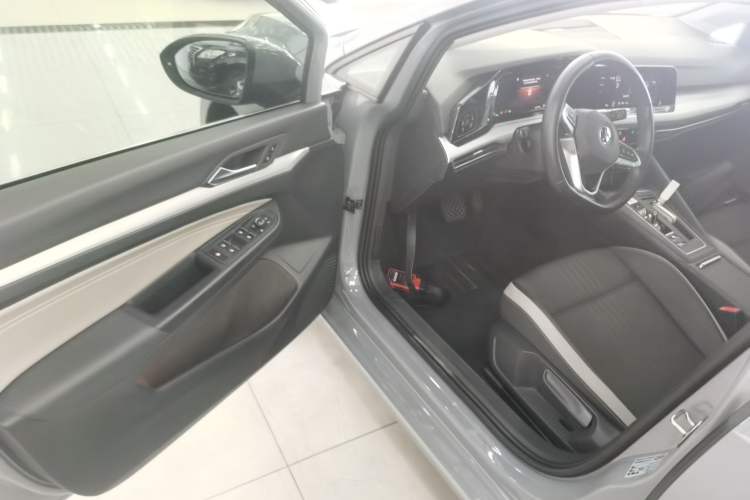 Used Volkswagen Golf 2021 280TSI DSG Pro Driver Seat